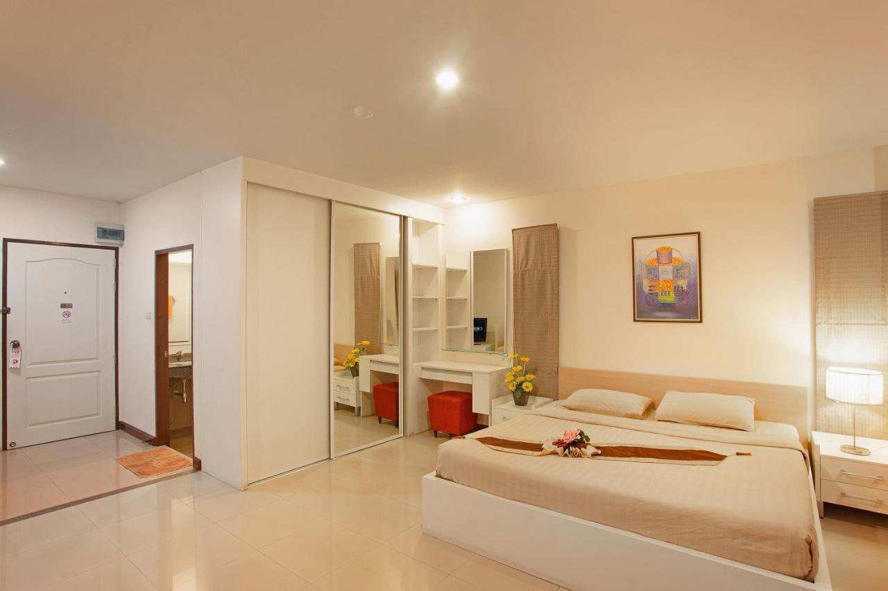 C-House & Residence Hotel Amata City Pluak Daeng Exterior photo